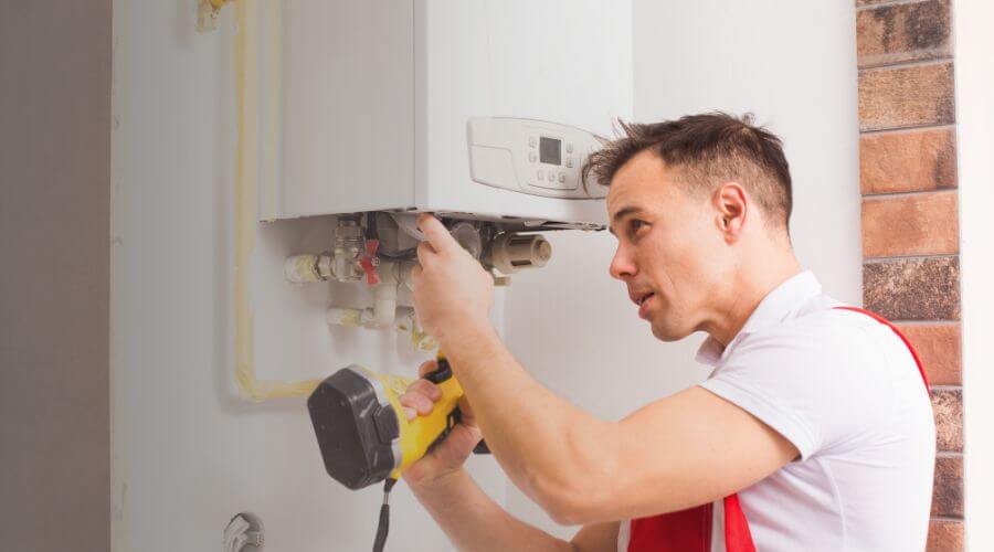 Expert burst pipe repair services in New Canton, IL